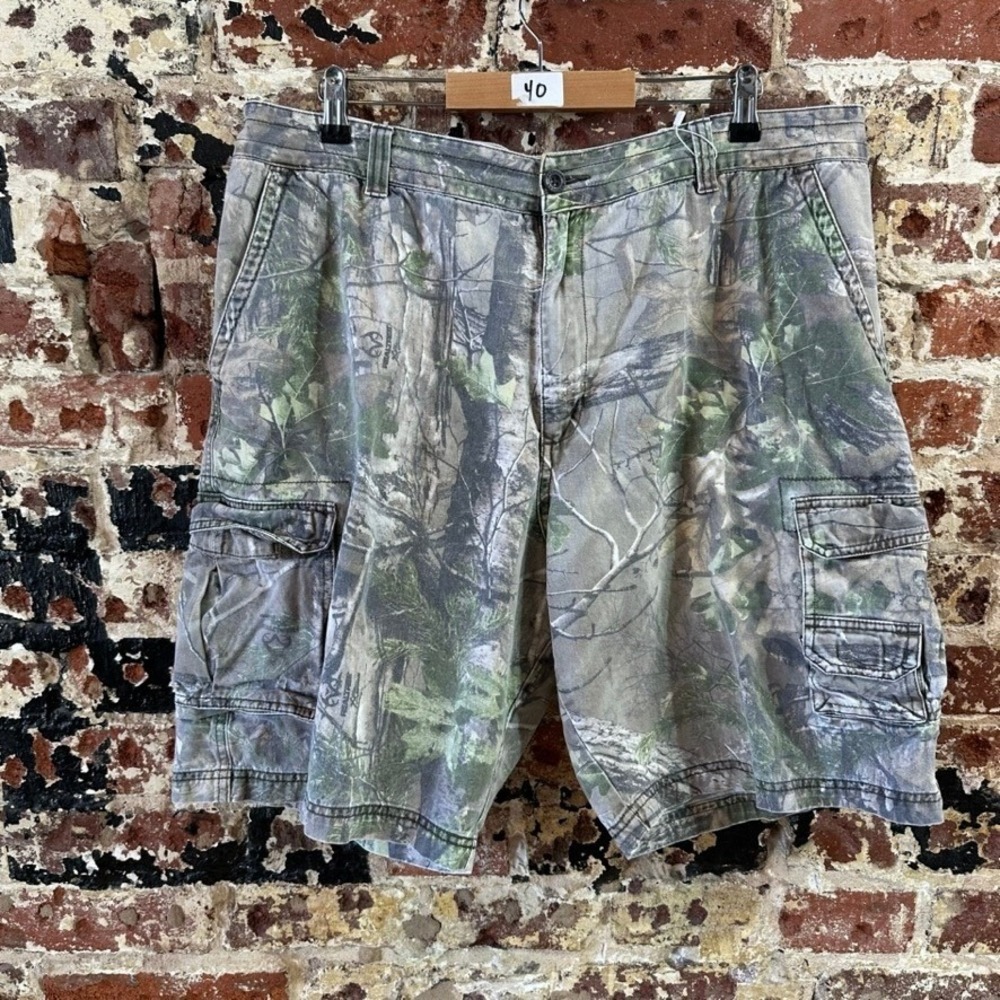 Magellan Camo Cargo Shorts Men's 40 Hunting Casual - 9" inseam